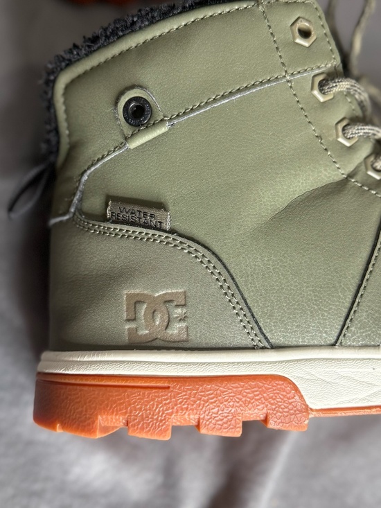DC Shoes Men’s Woodland Winter Boots Olive Green Leather Sherpa Lined Rare